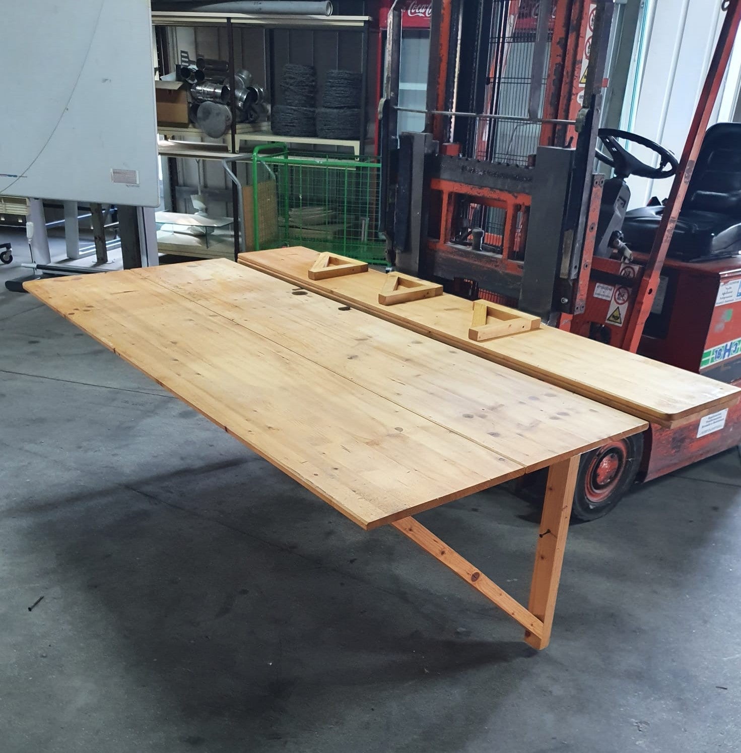 Piano banco lavoro da muro con mensole