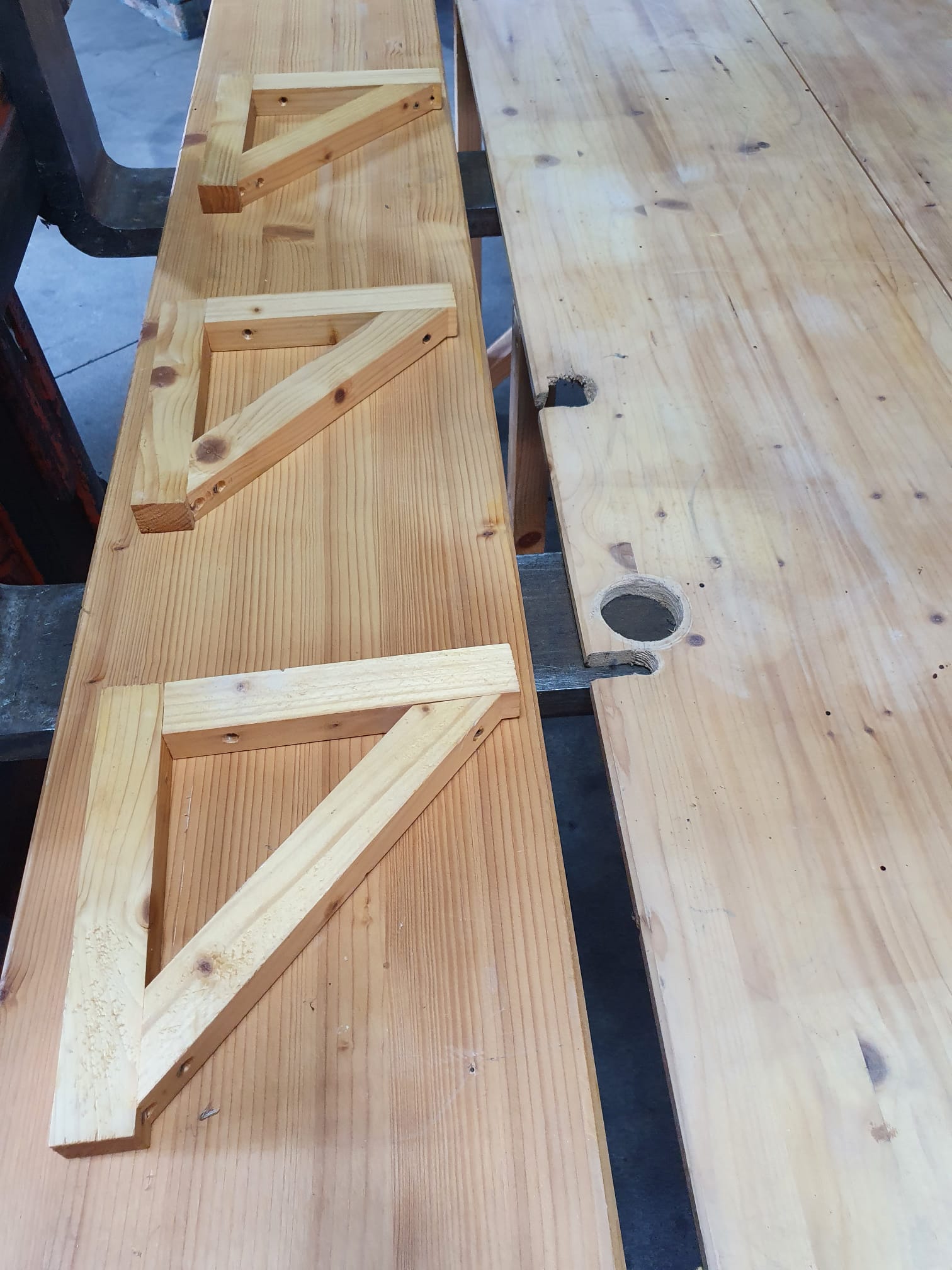 Piano banco lavoro da muro con mensole